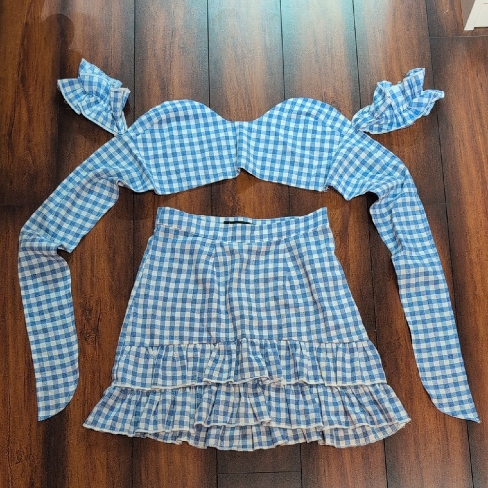 Boohoo Set Blue Gingham Off-Shoulder Top and Skirt Size US 2, UK 6, EUR 34